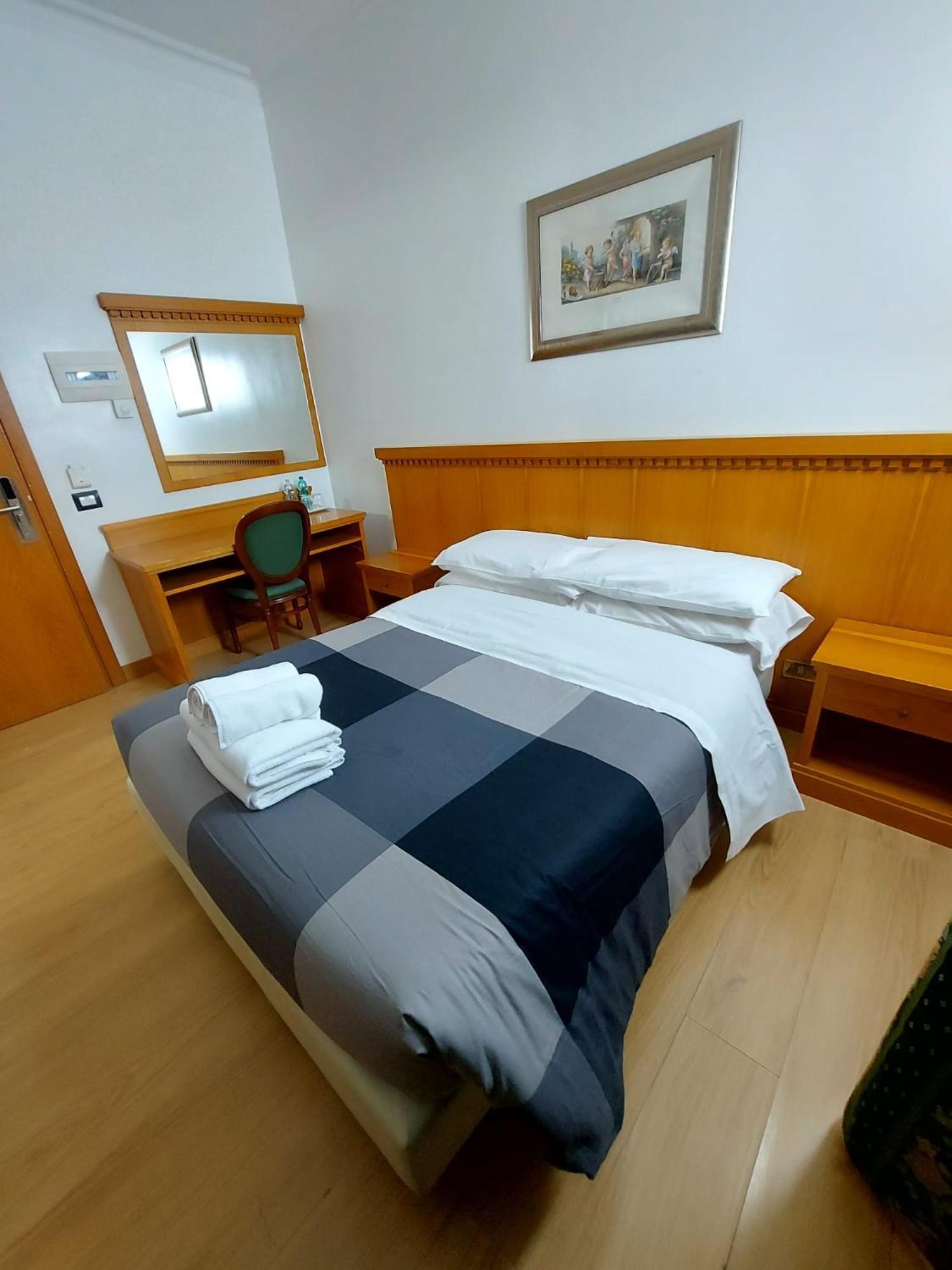 Hotel Positano 2 Rzym Zewnętrze zdjęcie
